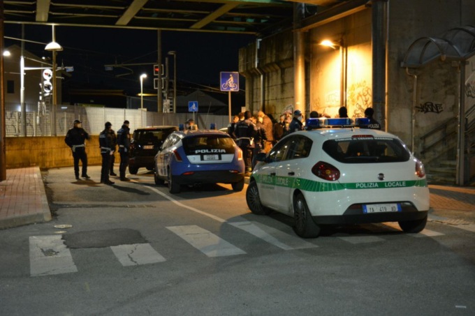 Controlli in stazione e al passaggio a livello di corso Libertà
