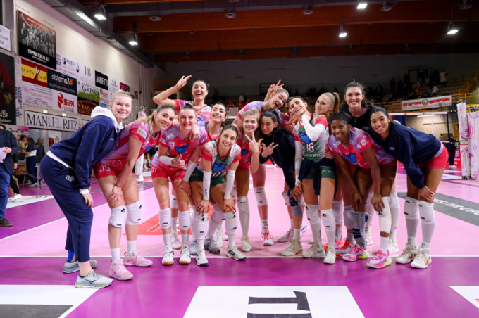 Secco 0-3 a Macerata, 14esimo successo in campionato per Vero Volley