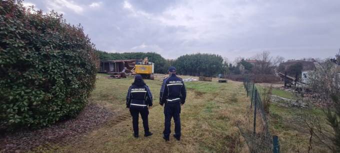 Le Forze dell’ordine abbattono alcune abitazioni abusive al confine tra Bellusco e Mezzago