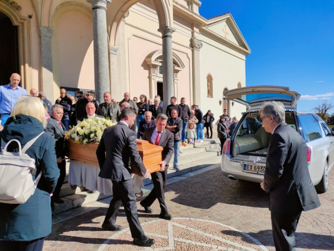 Le lacrime di un paese accompagnano l’ultimo viaggio di “Cecco” Panighi