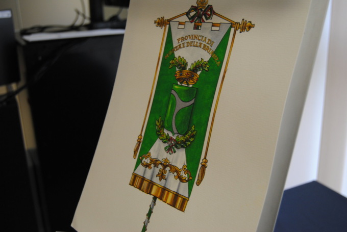 La Provincia ha il suo emblema araldico