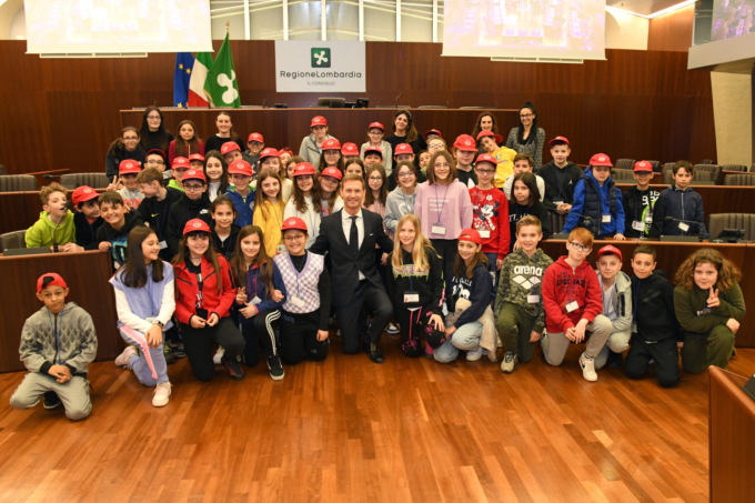 Gli alunni della scuola elementare in visita a Palazzo Lombardia
