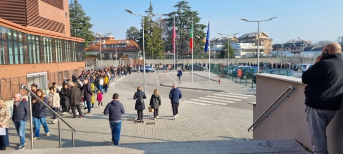 Coda infinita in Questura per il passaporto