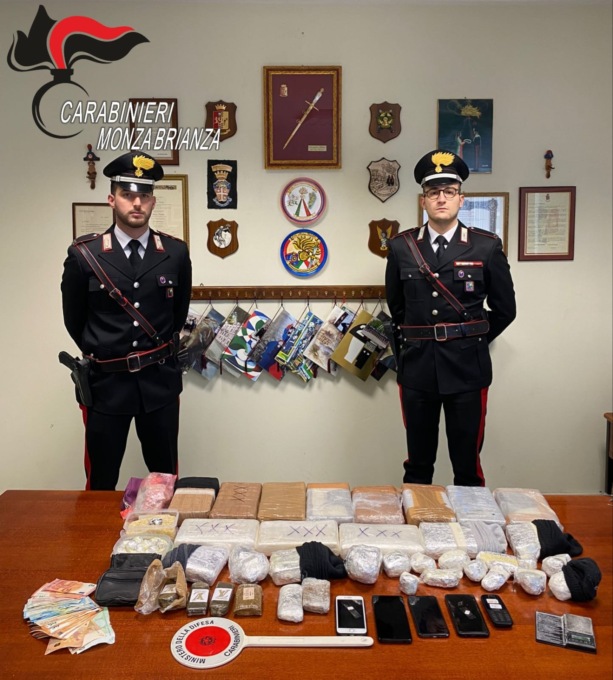 Nascondevano la droga nel capanno della parrocchia: arrestati due fratelli