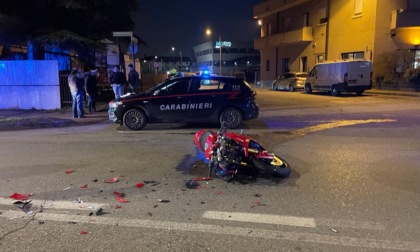 Schianto tra auto e moto sulla Saronno-Monza,  27enne in ospedale