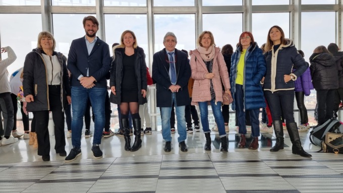 Gli alunni della quinta elementare di Renate visitano Palazzo Pirelli