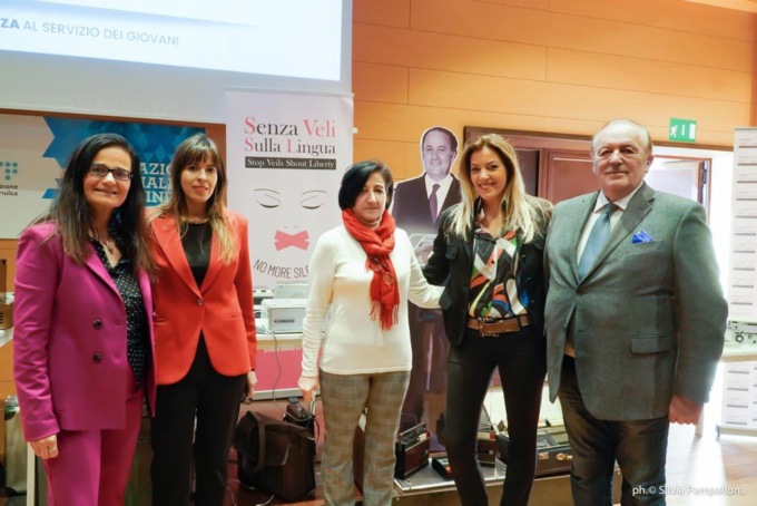 Senza veli sulla lingua ispira i giovani con “Mind”