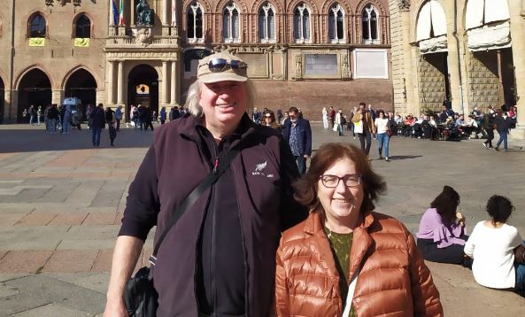 Sempre più a rischio, appello dei nonni per salvare il nipotino