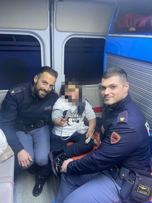 Ragazzina si allontana da casa nel cuore della notte