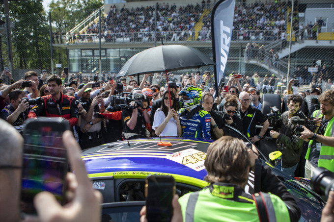 Il pubblico delle grandi occasioni per il GT World Challenge Europe