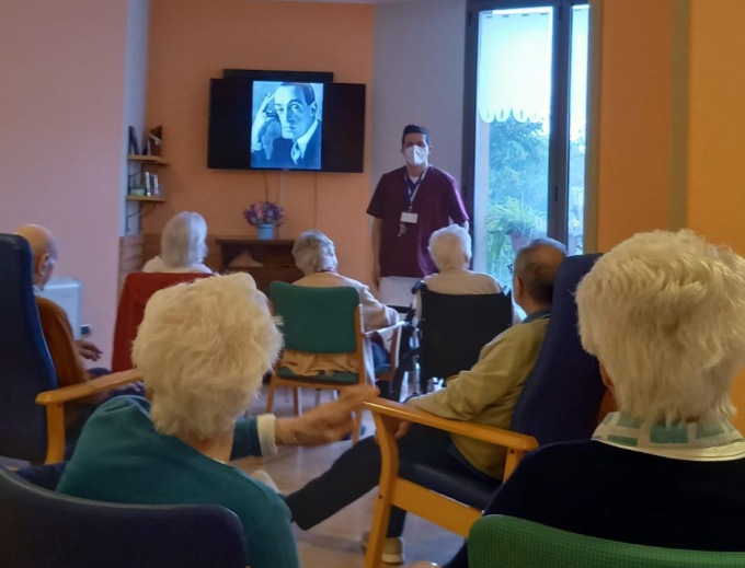 Tv dei ricordi per i malati di Alzheimer: il progetto pilota nelle case di riposo