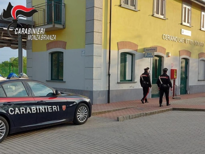 Auto cannibalizzate nel parcheggio della stazione: arrestato un 40enne