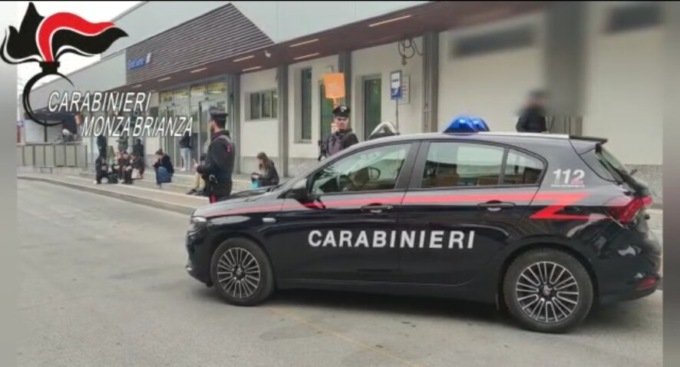 Donna aggredita nel sottopasso della stazione: 32enne arrestato