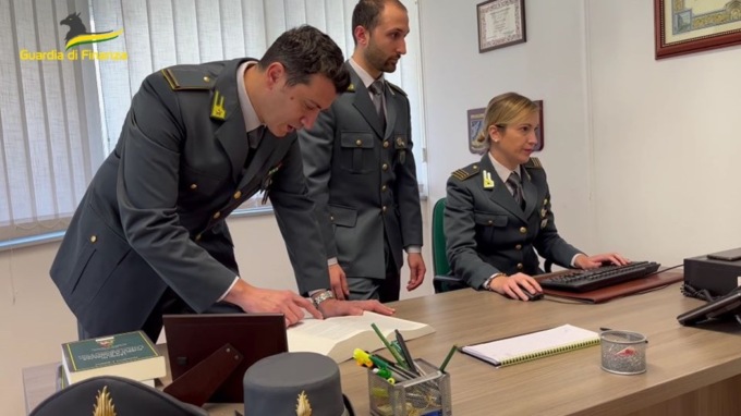 Maxi frode ai danni dello Stato e autoriciclaggio nel settore dei “bonus edilizi”: 48 indagati tra cui quattro brianzoli