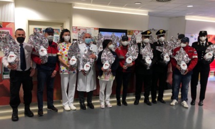Uova dai Carabinieri per addolcire la Pasqua dei bimbi in ospedale