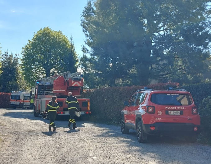 L’incendio e poi l’esplosione: tre persone soccorse in una ditta a Macherio
