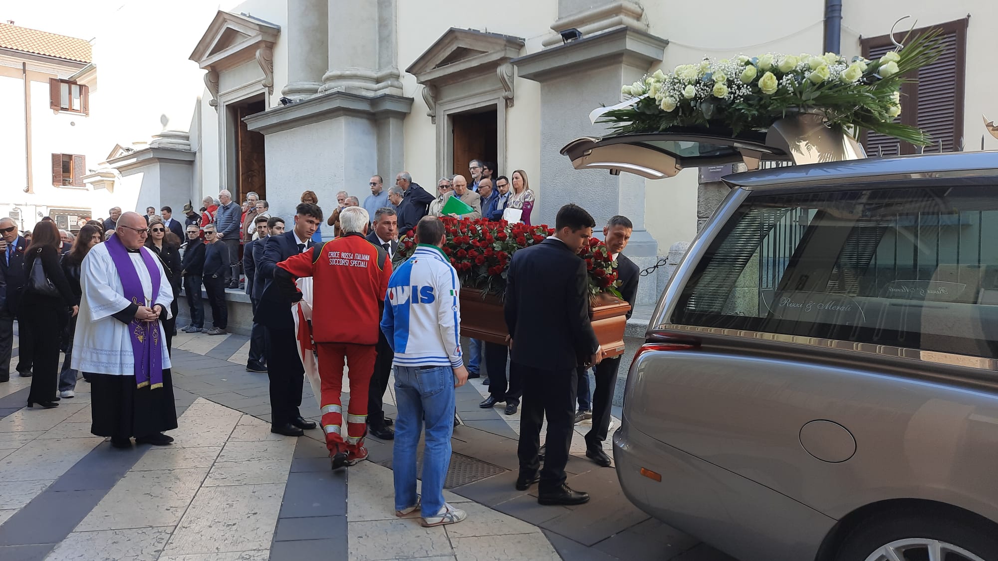 Nova milanese funerale Renato Caimi