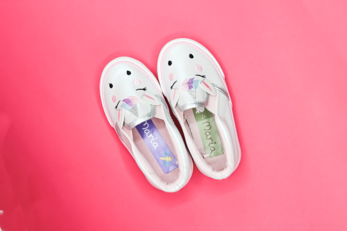 Etichette termoadesive per tessuti: come applicarle e farle durare a lungo sui vestiti dei bambini