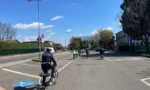 In bicicletta con gli insegnanti e gli agenti della Polizia locale