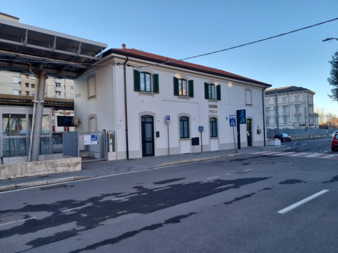 Riaperta la sala d’attesa della stazione di Meda