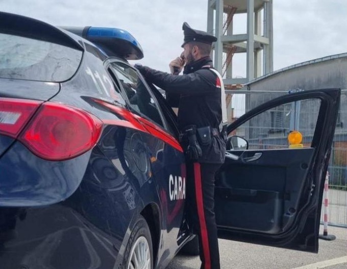 Furto di rame in un’azienda dismessa, ladro arrestato