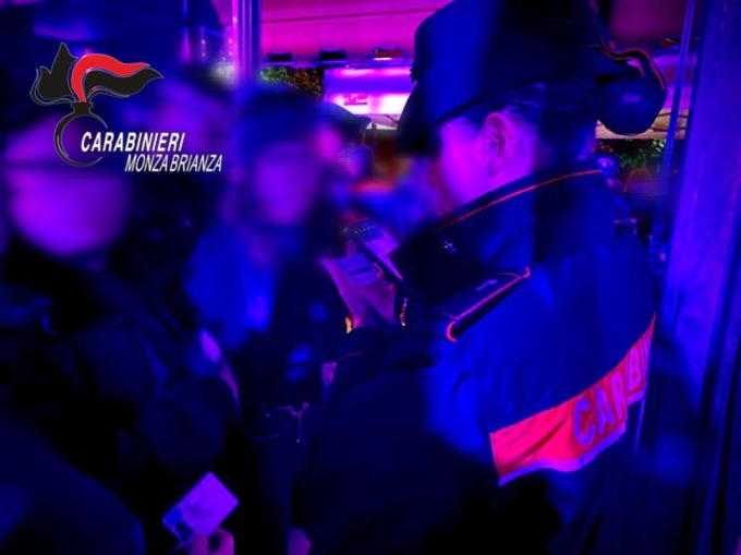 Forze dell’ordine in azione a Seregno: scovata una discoteca abusiva nel cuore della città