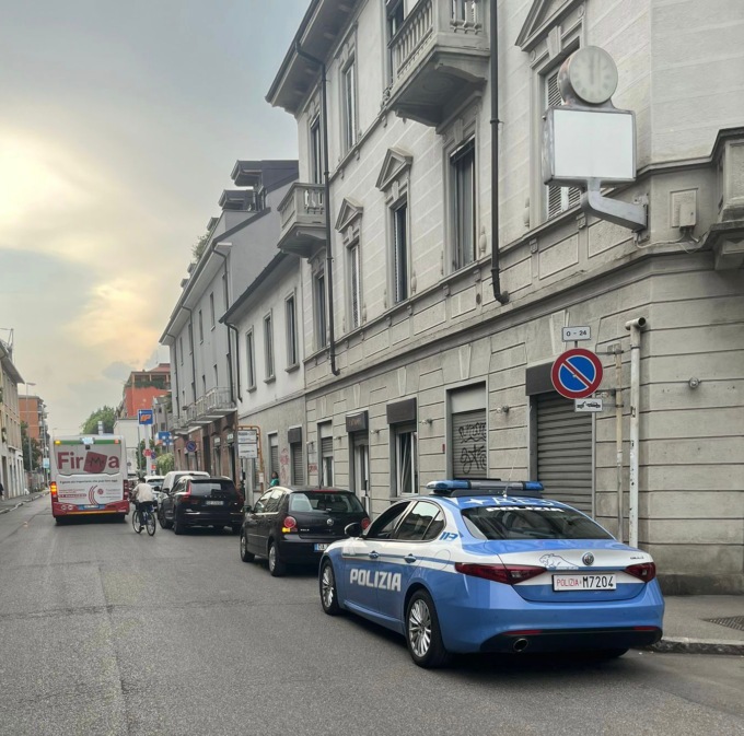 Tenta di violentare una ragazza sul bus: fermato