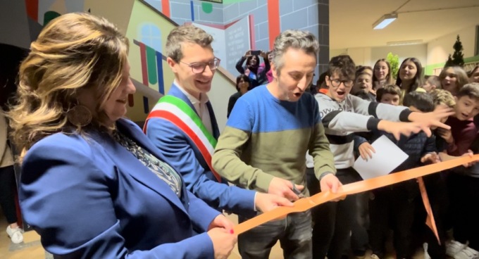 Cavenago: inaugurato il nuovo murales all’Istituto Ada Negri