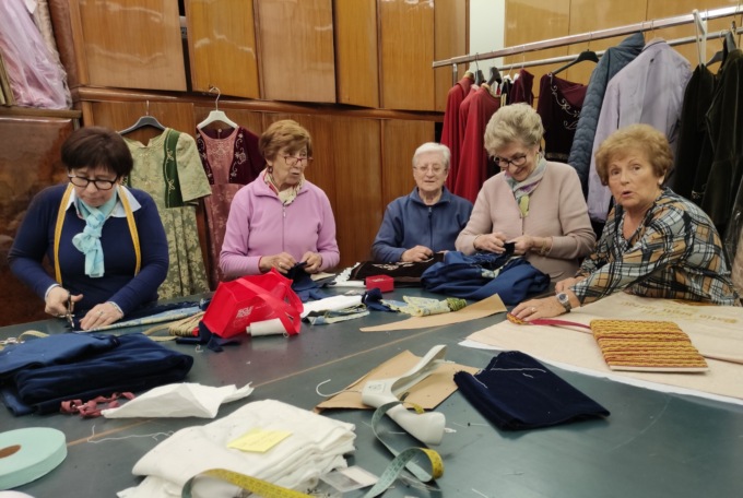A Desio sarte al lavoro per ultimare i costumi del Palio degli Zoccoli