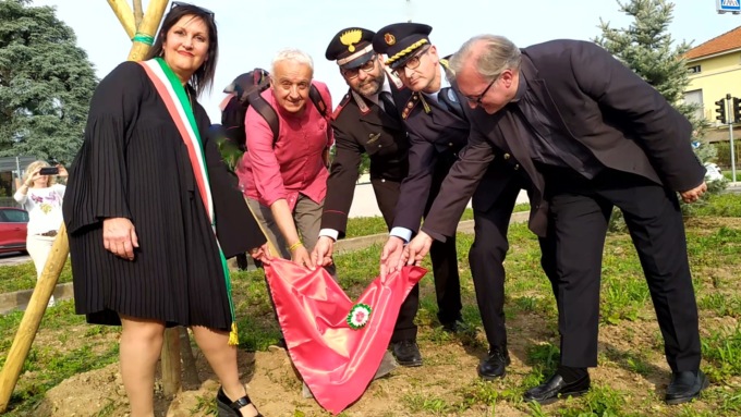 A Muggiò alla rotonda della Legalità svelate le targhe delle vittime di mafia