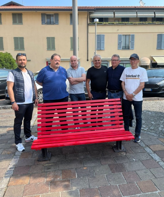 Burago: i “Fratelli d’Italia” rimettono in sesto la panchina rossa contro la violenza sulle donne