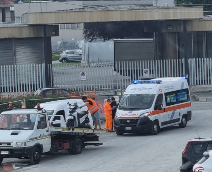 Urto tra uno scooter e un furgone: soccorsi a Verano