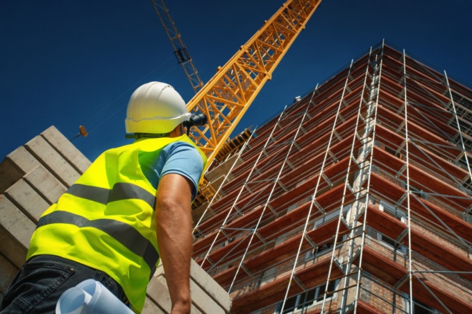 Troppo caldo, i sindacati chiedono lo stop delle attività nei cantieri nelle ore più a rischio