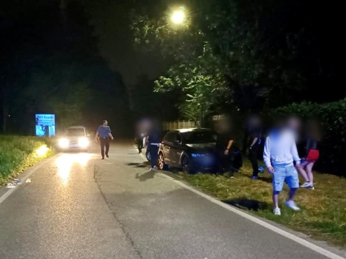 Caduta in scooter, ragazza 17enne in coma