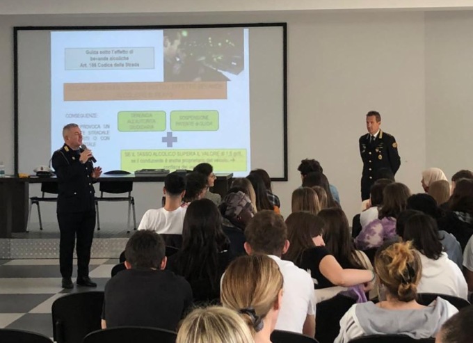 I rischi di alcol e droga alla guida, incontro con gli studenti a Meda