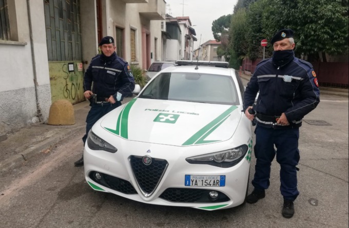 Targa contraffatta, denunciato un seregnese