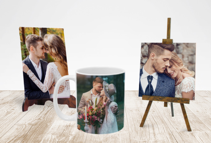 Come sorprendere con un pensiero originale ed emozionante? Su Fotoregali.com oltre 500 articoli personalizzabili