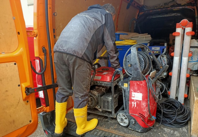 Alluvione in Emilia, Caritas in campo con i primi aiuti. Da Burago già partite brandine e coperte