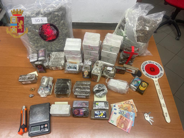 Viveva a Lissone ma aveva un deposito di droga a Sesto San Giovanni: arrestato un 26enne