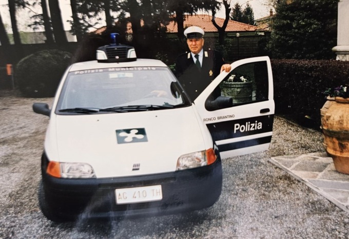Ronco Briantino “congeda” il suo storico vigile urbano