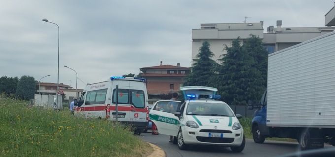 Incidente a Lentate, ciclista trasportato in codice giallo