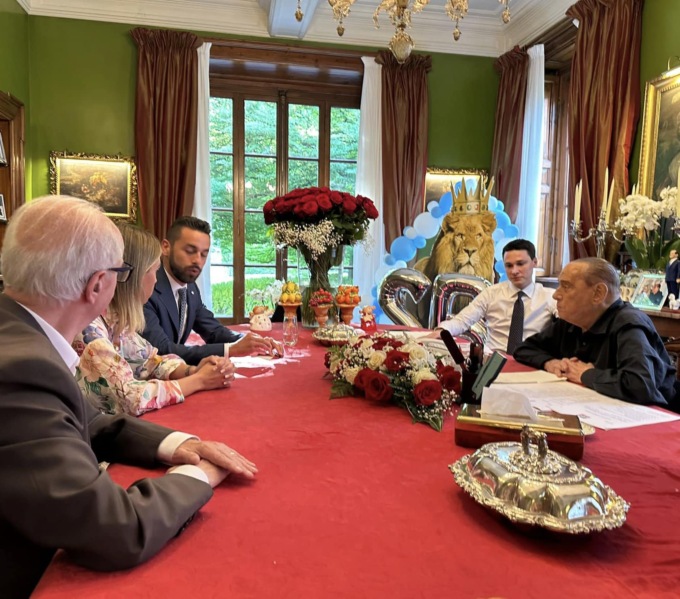 Addio a Berlusconi, il sindaco di Carate l’ultimo a incontrarlo