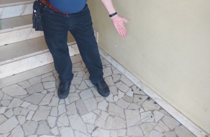 “Siamo invasi dalle blatte” la protesta dei residenti