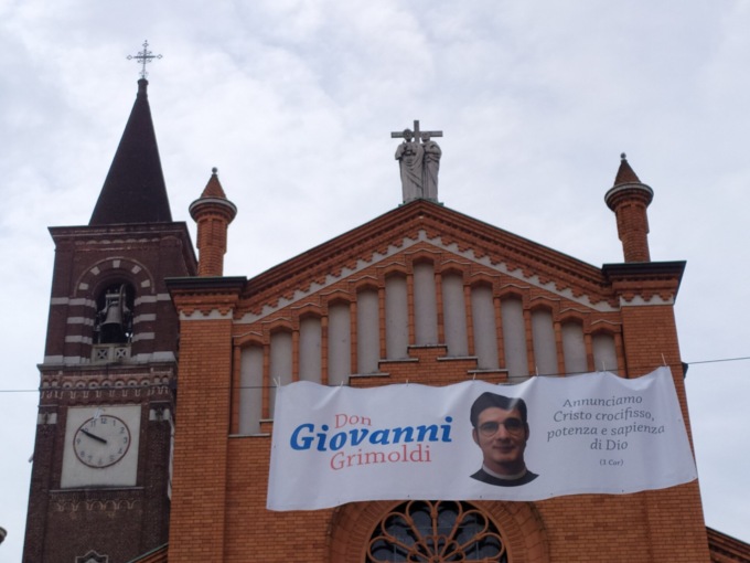 Don Giovanni Grimoldi ordinato sacerdote: domani la prima messa a Muggiò