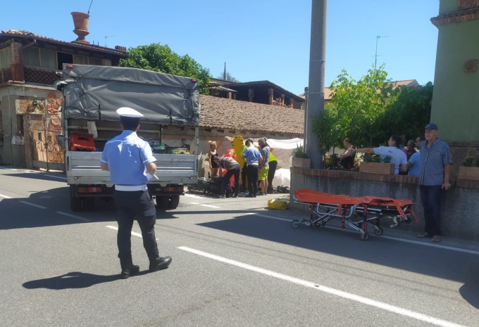 Scontro  con un camioncino, feriti due motociclisti