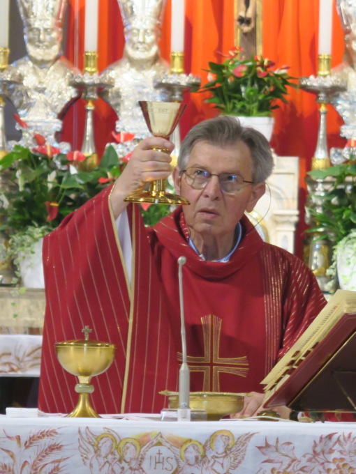 Don Gianni ricorda i 50 anni di sacerdozio