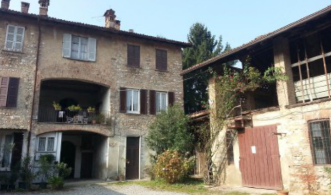 Il Comune vuole Corte Maggioni e offre 420mila euro. Ma il gruppo di investitori privati è pronto a rilanciare