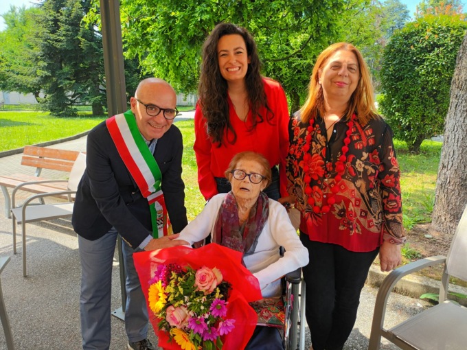 Alessandrina tocca la vetta dei 103 anni. Grande festa a Villasanta
