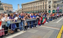 Funerali di Berlusconi, la piazza e il Duomo si stanno riempiendo