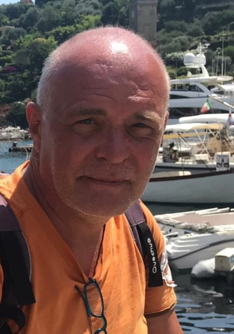 Alcuni dei docenti desiani salutano i loro alunni per godersi la pensione